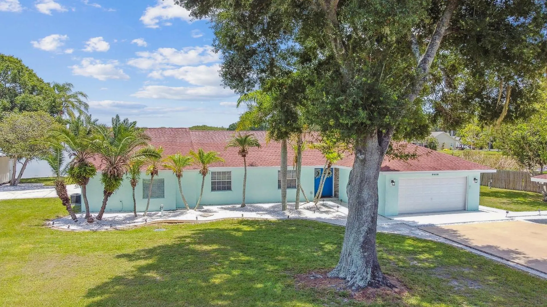 Lake House Westchase Area. Heated Pool Waterfront! Tampa 0*,  United States