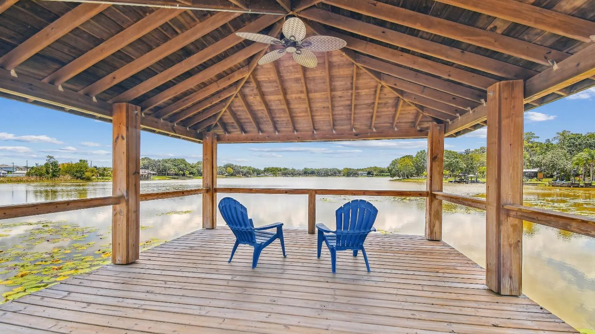 Holiday home Lake House Westchase Area. Heated Pool Waterfront! Tampa